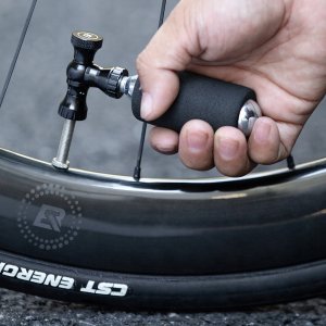 RockBros Pompka CO₂ Rockbros głowica zawór ze stopu aluminium bez naboju kompatybilna z Presta/Schrader - czarna 7