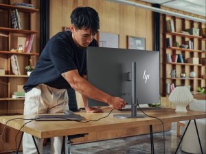 Komputer HP OmniStudio X 32-c0090nd AM3L6EA 32GB 2TB 32" 4K UHD Ultra 7 RTX 4050 Win 11 Srebrny 8
