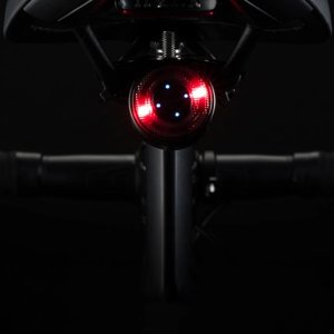RockBros Lampka rowerowa tylna Rockbros Q1 7 kolorów LED micro USB - czarna 4