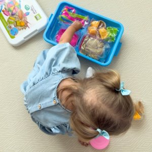 Woopie WOOPIE Piasek Kinetyczny 6 Kolorów 1,2 kg Zestaw Restauracja Stolik z Foremkami 10