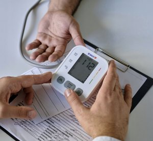 Ciśnieniomierz Hi-Tech Medical CIŚNIENIOMIERZ NARAMIENNY AUTOMATYCZNY ARYTMIA DUŻY MANKIET PRO-25 B.WELL 8