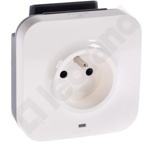 Legrand GNIAZDO ELEKTRYCZNE Z ŁADOWARKĄ USB (50671) 14