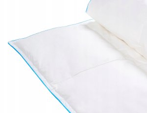 Beliani Kołdra lekko ciepła CERVINO Kacze pióra i puch 200 x 200 cm (673794 Bel) 3