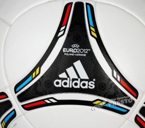 Adidas Oficjalna piłka meczowa UEFA Euro 2012 Tango 12 5