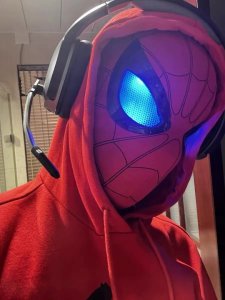 Anek Maska Spider-Man Ruchome Świecące Oczy LED Sterowanie Pierścieniem Braders 6