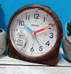Seiko Budzik Seiko QHE210Z 8,5 cm brązowy imitacja drewna . 2