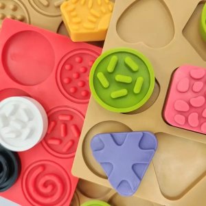 MomsCare Sensoryczna tęcza - zestaw puzzli sensorycznych - dotyk, kształt - 45 el. 1+ 8