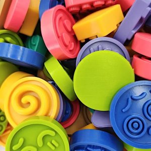 MomsCare Planeta zmysłów - duży zestaw puzzli sensorycznych - emocje, dotyk i kształt - 68 el. 1+ 2