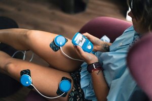 Compex Compex Fit 5.0 Bezprzewodowy Elektrostymulator Mięśni EMS 2 Moduły Blue 3