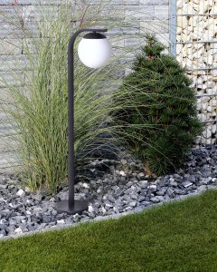 Beliani Stojąca lampa ogrodowa KULSI Czarny 4
