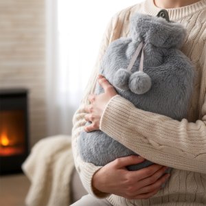 Verk Termofor Gumowy 2 L w Pokrowcu Szary Rozgrzewający Miękki Pluszowy Okład 4