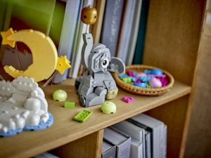 LEGO Exclusive Słoniątko na niebie (40814) 8