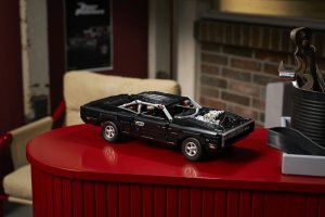 LEGO Technic Samochód Fast and Furious Dodge Charger R/T (42231) 8