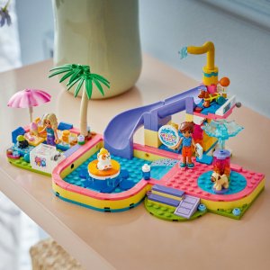 LEGO Friends Frajda w parku wodnym (42676) 8