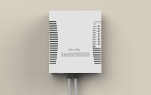 Router MikroTik RB960PGS 4