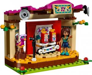 LEGO Friends Pokaz Andrei w parku (41334) 10