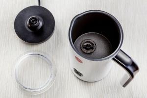 Spieniacz do mleka Eldom Biało-czarny (SI500                          ) 6