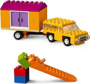 LEGO Classic Klocki na kółkach (10715) 5