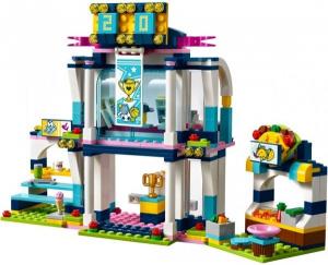 LEGO Friends Stadion sportowy Stephani (41338) 10