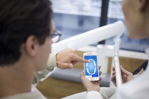 Szczoteczka Philips Sonicare DiamondClean 9300 HX9903/03 Biała 3