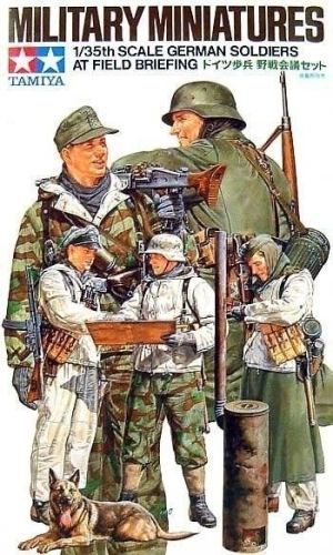 Tamiya 1/35 German Soldiers at Field Briefing 1