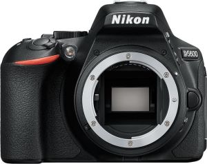 Lustrzanka Nikon D5600 Nikon F 18-140 mm f/3.5-5.6 AF-S DX G ED VR 1