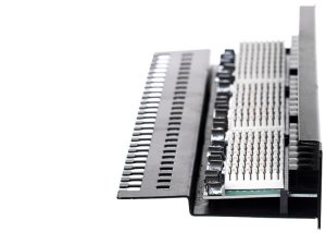 NetRack Patch panel 19'' 24-porty Kat. 5e UTP Czarny (104-01) 2