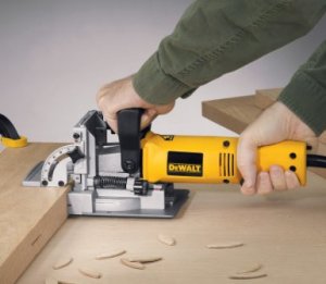 Frezarka Dewalt DW682K 600 W 2