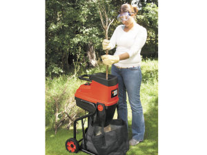 Black&Decker rozdrabniacz do gałęzi 2400W max Ø=40mm kółka (GS2400-QS) 4