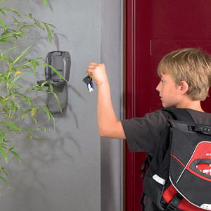 MasterLock Kasetka na klucze HD z zamkiem szyfrowym i szeklą (5414EURD) 2