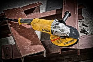 Szlifierka Dewalt DWE490 4