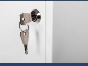 Karwasz Rozdzielnica dwulicznikowa plombowana z zamkiem IP30 biała RU-2L-P "Z"/O 4