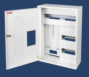 Karwasz Rozdzielnica uniwersalna IP30 z zamkiem biała RU-38 Z/O 2