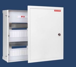 Karwasz Rozdzielnica bezpiecznikowa z zamkiem p/t IP30 biała RP-24 Z 4