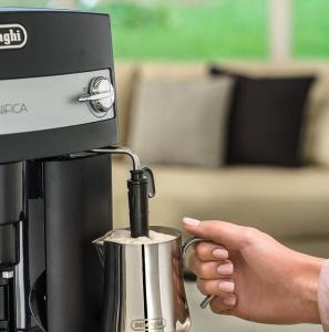 Ekspres ciśnieniowy DeLonghi Magnifica ESAM 3000.B 11