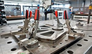 Bessey Docisk kolanowy pionowy z ramieniem poziomym do 2500N 21cm 0 - 60mm (STC-HH70) 13