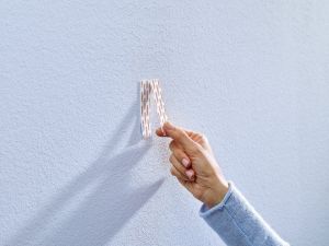 Tesa Gwoździe samoprzylepne do tapet i tynku do 2kg 2szt. (H7777602) 15