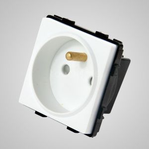Touchme TouchMe Gniazdo z/u modułowe, białe (TM625W) 1