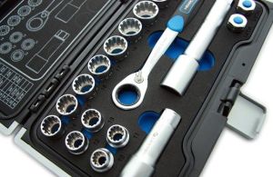 Zestaw narzędzi Högert Technik 18 el. (HT1R478) 4