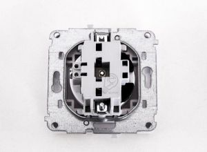 Karlik Mechanizm gniazda pojedynczego z uziemieniem 2P+Z (DGP-1z) 5