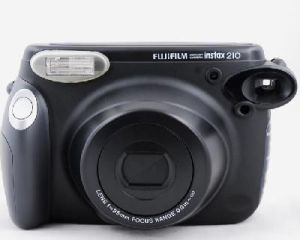 Aparat cyfrowy Fujifilm Instax 210 (15952363) czarny 1