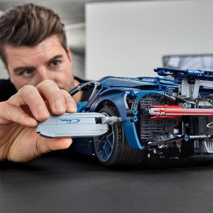 LEGO Technic Bugatti Chiron (42083) 2