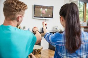 Pokemon: Let's Go, Pikachu! + Pokeball Plus Nintendo Switch 10