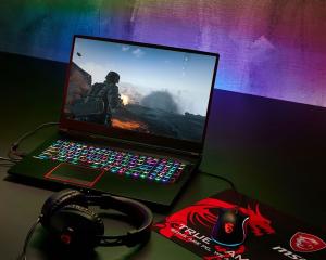 Laptop MSI GE75 Raider 8SF-053PL 9