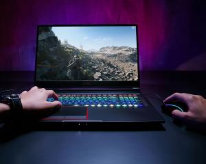 Laptop MSI GE75 Raider 8SF-053PL 10