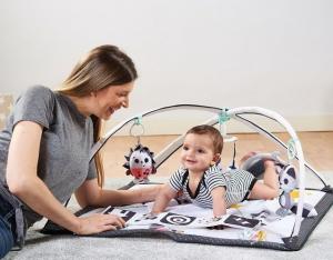 Tiny Love Mata edukacyjna Gimnastyka dla bobasa z pałąkami - Magiczna Kraina - czarno-biała 2