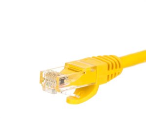 NetRack patchcord RJ45, osłonka zalewana, kat. 5e UTP, 15m żółty (BZPAT15UY) 2