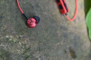 Słuchawki SoundMagic ES20BT czerwone 2