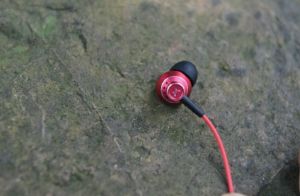 Słuchawki SoundMagic ES20BT czerwone 3