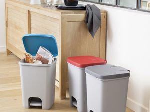 Kosz na śmieci Curver Essentials na pedał 20L szary (225360                         ) 3